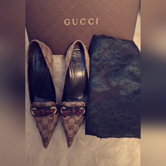 Authentic Vintage Gucci skirt - Picture 2 of 7